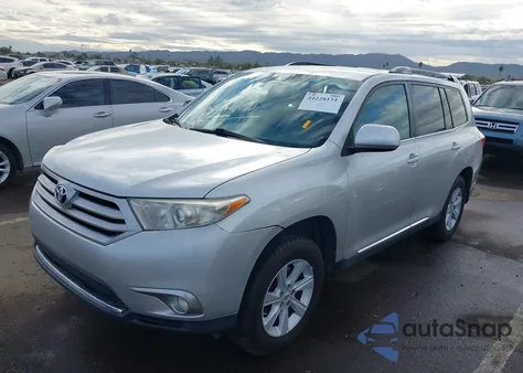 2012 Toyota Highlander Base V6 z USA, uszkodzony, nr VIN 5TDZK3EH1CS078743